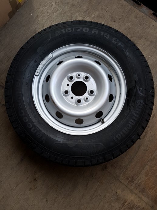 gume-continental-215-70-15-ljetna-6-kom-slika-105241759 Kotač 15" sa gumom 215/70R15C