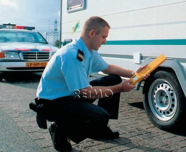 912282_1_popup Vaga za kamp vozila Reich LCD 1500kg