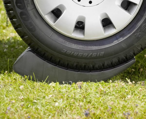 925492_1_popup Klinovi podložni za čuvanje guma Froli