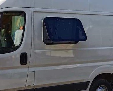 FB_IMG_1636123826231 Prozor bočni Carbest RW Compact 900x450